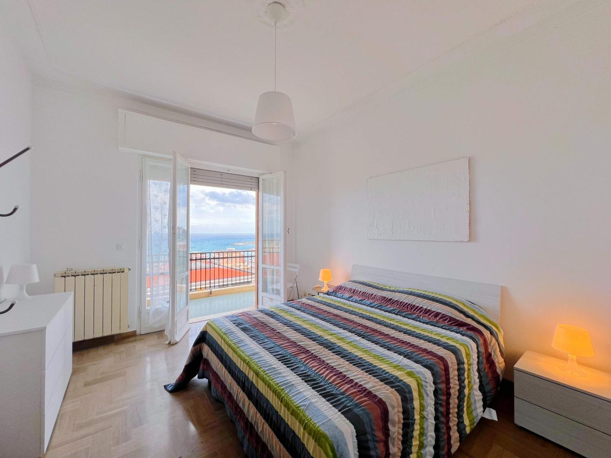 Ampio Appartamento Con Vista Варацце Экстерьер фото