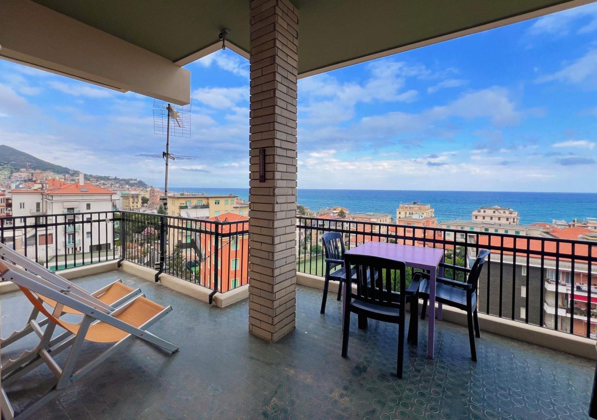 Ampio Appartamento Con Vista Варацце Экстерьер фото