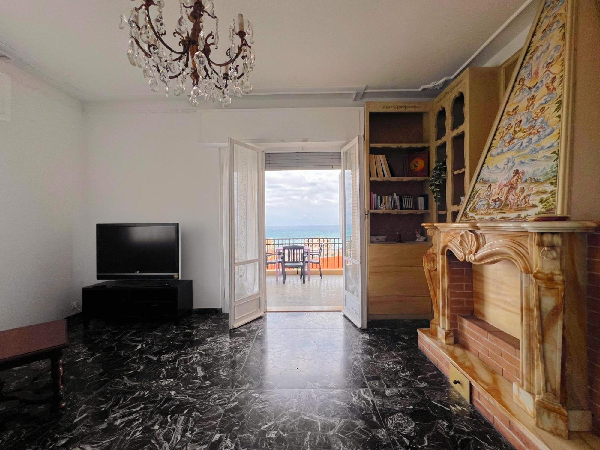 Ampio Appartamento Con Vista Варацце Экстерьер фото